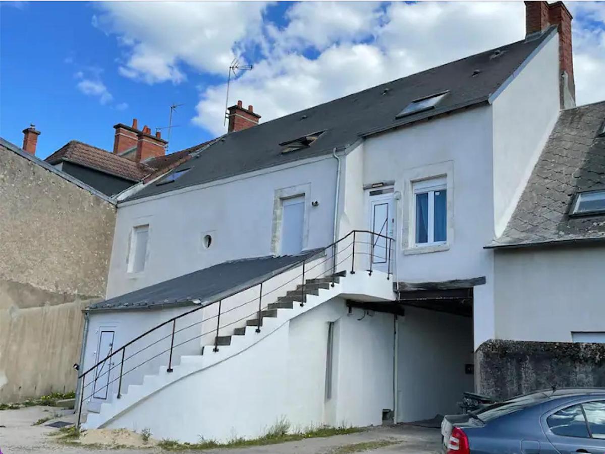 Chez Nous -Parking Gratuit Et Wifi A Vierzon Appartamento Esterno foto